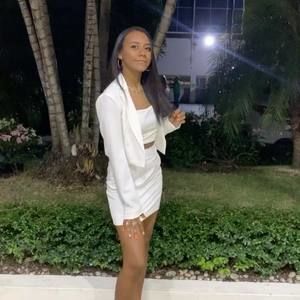 Meet your Posher, Elisa